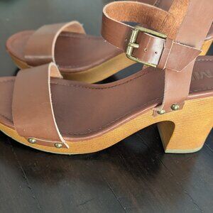 Mia Brown heeled sandals clogs size 8